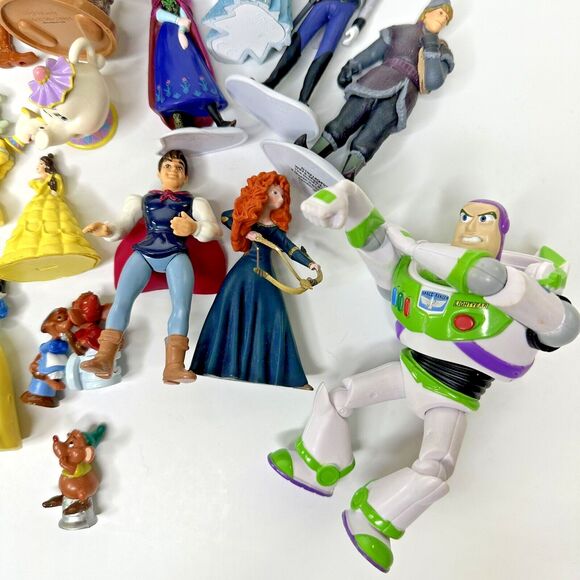 Disney Toy Box Lot 30+ Figures Cake Topper Snow White Cinderella Frozen Princess - Picture 4 of 13